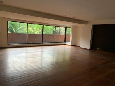 Venta de apartamento en condominio El Poblado- Los Balsos, 361 mt2, 3 habitaciones