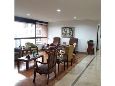 Apartamento en Venta Loma de los Balsos, Medellin, 215 mt2, 3 habitaciones