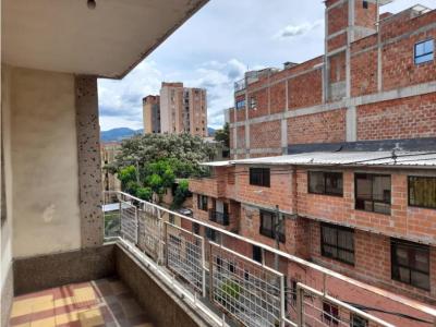 Venta apartamento Bóston Medellín, 131 mt2, 6 habitaciones