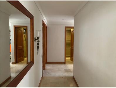 Apartamento En Venta En Medellin En Laureles V63053, 202 mt2, 5 habitaciones