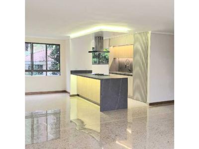 APARTAMENTO EN VENTA EN EL POBLADO CASTROPOL, 230 mt2, 3 habitaciones