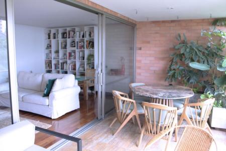 Apartamento En Venta En Medellin En Milla De Oro V13105, 210 mt2, 3 habitaciones