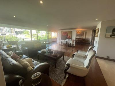 Apartamento En Venta En Medellin En El Campestre V13117, 250 mt2, 3 habitaciones