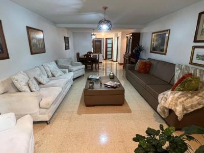 Apartamento En Venta En Medellin En Castropol V13489, 182 mt2, 3 habitaciones