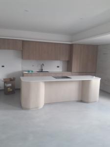 Apartamento En Venta En Medellin En Laureles V120648, 180 mt2, 3 habitaciones