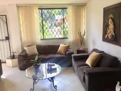 Apartamento En Venta En Medellin En Laureles V133571, 108 mt2, 3 habitaciones