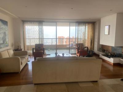 Apartamento En Venta En Medellin En La Calera V134871, 198 mt2, 3 habitaciones