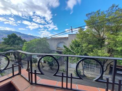 Apartamento En Venta En Medellin En Prado V149625, 148 mt2, 3 habitaciones