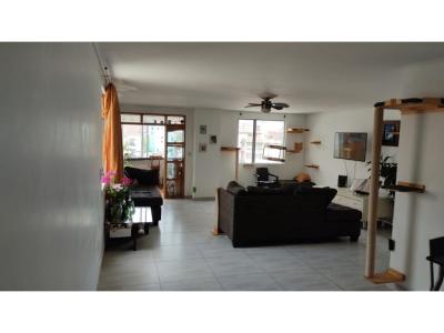 Se Vende Apartamento en el Centro, Medellin, 100 mt2, 3 habitaciones