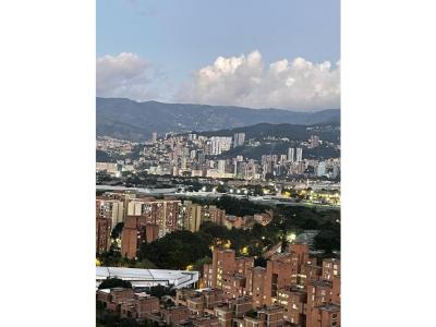 Venta de Apartamento en La Loma de los Bernal, Medellín, 82 mt2, 3 habitaciones