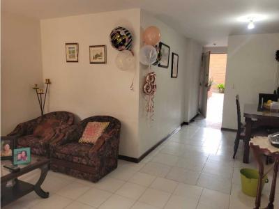 APARTAMENTO EN EL PARQUE DE LA FLORESTA TERRAZA Y PATIO, 84 mt2, 3 habitaciones