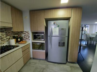 HERMOSO APARTAMENTO EN VENTA EN POBLADO, 102 mt2, 4 habitaciones