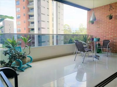 Vendo hermoso apartamento con amplio balcón Poblado Las Lomas, 150 mt2, 3 habitaciones