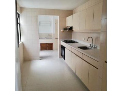 Vendo apartamento, sector Oviedo, 145 mt2, 3 habitaciones