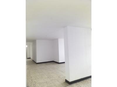 SC INMOBILIARIA VENDE APARTAMENTO 2DO PISO ESQUINERO EN EL CENTRO , 3 habitaciones