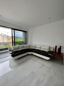 Apartamento En Venta En Pereira En Pinares V59494, 143 mt2, 3 habitaciones