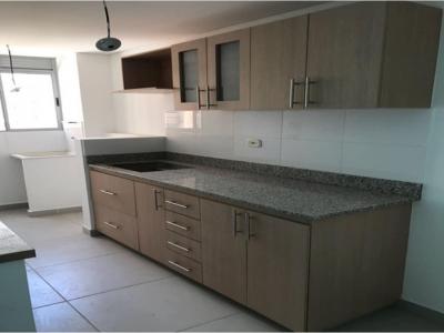 Apartamento en venta en Sabaneta, 68 mt2, 3 habitaciones