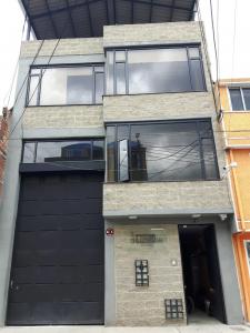 Bodega En Venta En Bogota En Los Cerezos V63613, 320 mt2