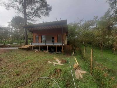 Vendo cabaña en Santa Elena entre piedras blancas y barro blanco, 70 mt2, 2 habitaciones