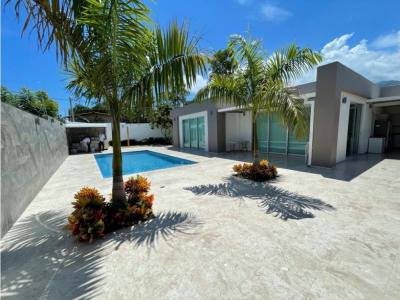 Encantadora cabaña en venta, sector Playa Dormida - Santa Marta, 740 mt2, 5 habitaciones
