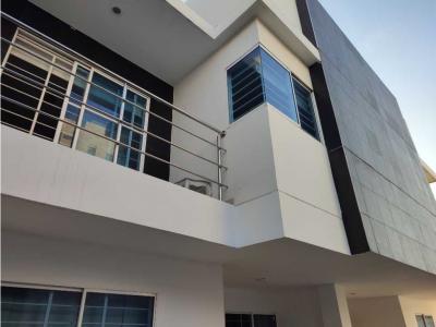 Venta de casa en Los Alpes Barranquilla, 137 mt2, 3 habitaciones