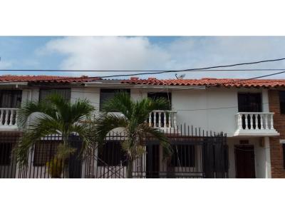 SE VENDE CASA INDEPENDIENTE EN  VILLA CAROLINA, 125 mt2, 3 habitaciones