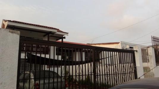Casa En Venta En Barranquilla En Ciudad Jardin V43134, 290 mt2, 7 habitaciones