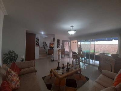 VENTA DE CASA EN LA CASTELLANA, 327 mt2, 3 habitaciones