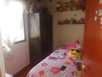 VENDO CASA UNIFAMILIAR, UBICADA EN CABAÑITAS-BELLO, 70 mt2, 3 habitaciones