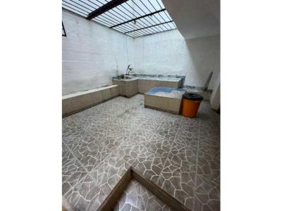 VENDO CASA PRIMER PISO CON GARAJE EN LAS CABAÑITAS BELLO, 120 mt2, 3 habitaciones