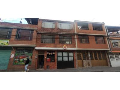 Casa con local en venta, Fontibon-El Refugio, 171 mt2, 8 habitaciones