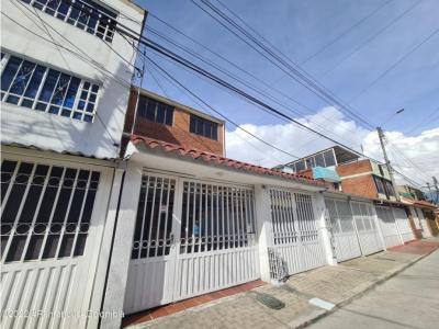 Casa en  Madelena(Bogota) RAH CO: 24-722, 276 mt2, 4 habitaciones