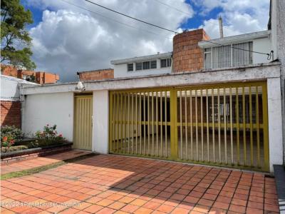 Casa en  El Contador(Bogota) CB: 24-160, 260 mt2, 4 habitaciones