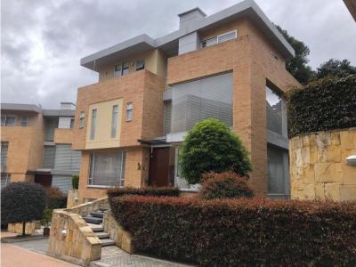 Se vende casa en Cerros de Sotileza, 350 mt2, 4 habitaciones
