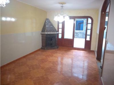 Casa en venta en Bogota en kennedy nueva marsella, 260 mt2, 5 habitaciones