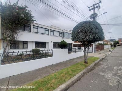 Casa en  Lisboa(Bogota) RAH CO: 23-1019, 575 mt2, 6 habitaciones