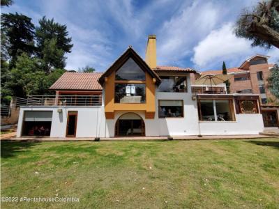 Casa en  Bosque de Pinos(Bogota) RAH CO: 23-413, 500 mt2, 4 habitaciones