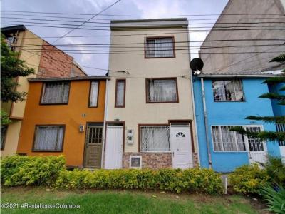 Casa en  Pinos de Lombardia(Bogota) RAH CO: 23-369, 112 mt2, 3 habitaciones