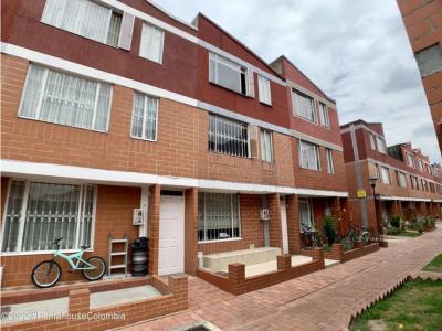 Casa en  Alamos Norte(Bogota) RAH CO: 23-378, 61 mt2, 2 habitaciones