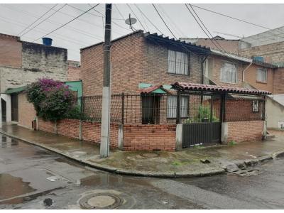 Venta Casa en Bogota El Jazmin , Esquinera,7,50 mts x 18 mts, 163 mt2, 4 habitaciones