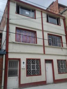 Casa En Venta En Bogota En Rionegro V45350, 333 mt2, 9 habitaciones