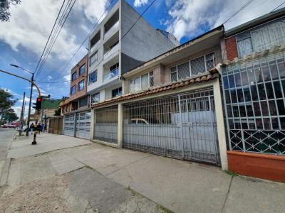 Casa En Venta En Bogota V45398, 298 mt2, 8 habitaciones