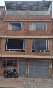 Casa En Venta En Bogota En Cofradia V54994, 250 mt2, 7 habitaciones