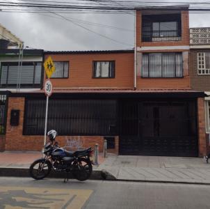 Casa En Venta En Bogota V55045, 250 mt2, 8 habitaciones