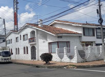 Casa En Venta En Bogota En Modelia Occidental V55080, 392 mt2, 16 habitaciones