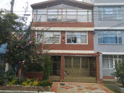 Casa En Venta En Bogota En Jazmin V55488, 280 mt2, 8 habitaciones