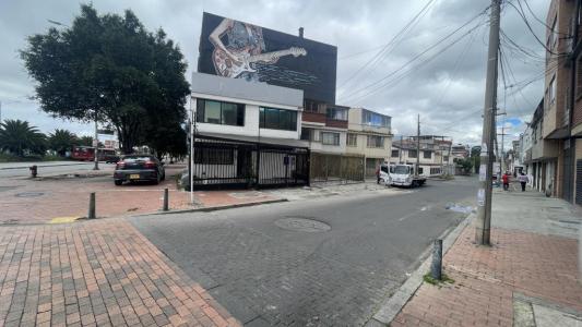 Casa En Venta En Bogota En Rionegro V55529, 330 mt2, 8 habitaciones