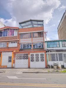 Casa En Venta En Bogota En Jazmin V58762, 318 mt2, 9 habitaciones