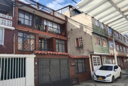 Casa En Venta En Bogota V61238, 336 mt2, 9 habitaciones
