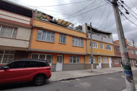 Casa En Venta En Bogota V61345, 239 mt2, 9 habitaciones